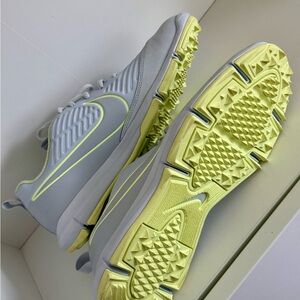 Nike Men’s Golf Sneakers–Gray with Volt Yellow -Lightweight & Cushioned Size 9.5